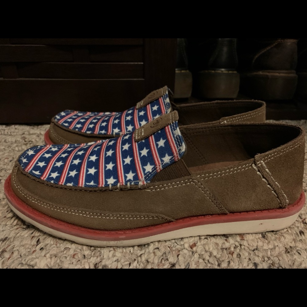 Ariat cruisers